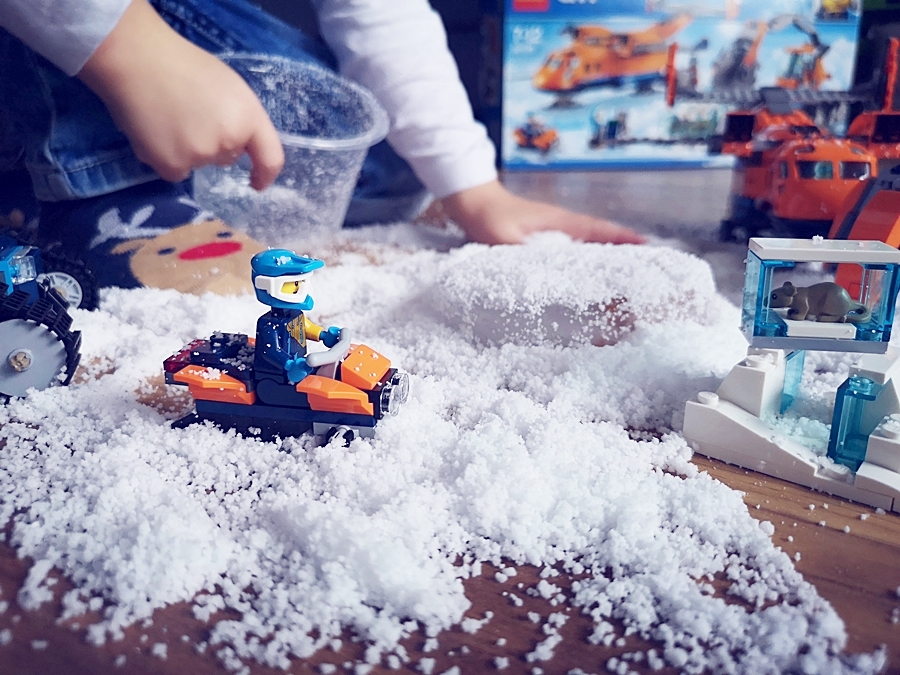 Lego Arctic i Arktyczny samolot dostawczy"
