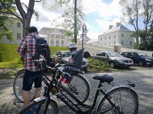 z zamku w Janowie Podlaskim do stadniny koni