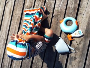 Wakacyjny niezbędnik małego plażowicza